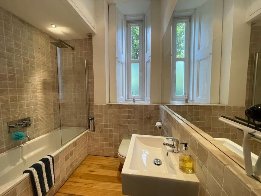 Apartamento Stunning West End Flat! Glasgow Exterior foto