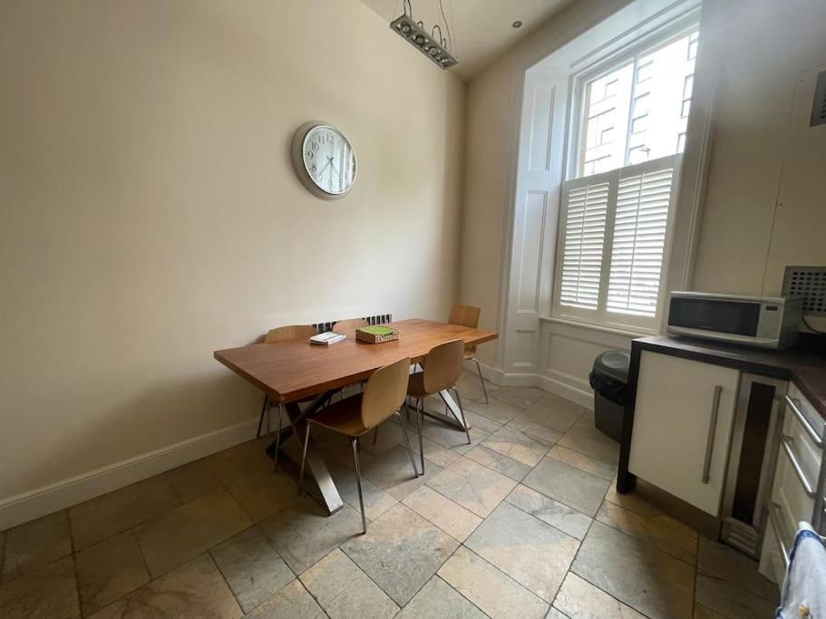 Apartamento Stunning West End Flat! Glasgow Exterior foto